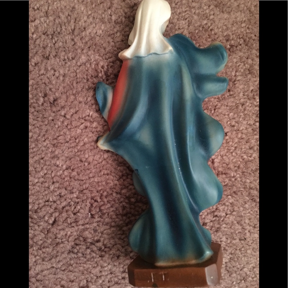 Statue - Picture 3 of 3